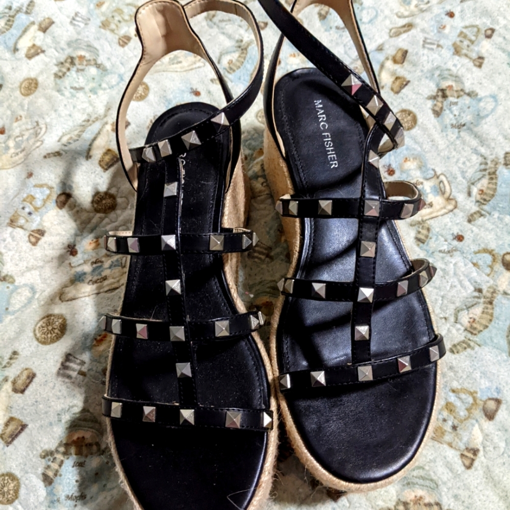 Marc Fisher Wedge espadrilles 9.5